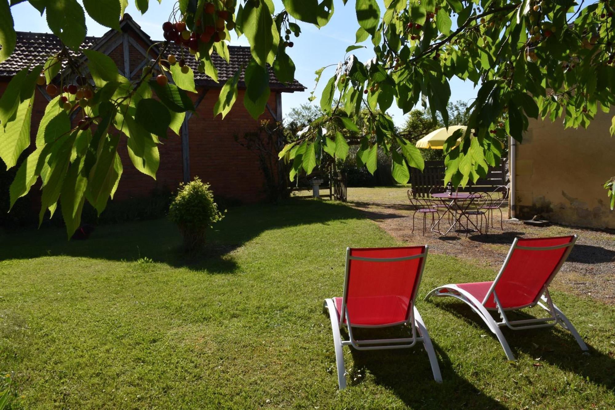 Apartment Du Vert & Du Bon Air - Linge Maison Inclus - Parking Prive Gratuit - Centre Ville Bergerac 10Mn - Domaine Bellevue Cottage En Perigord *