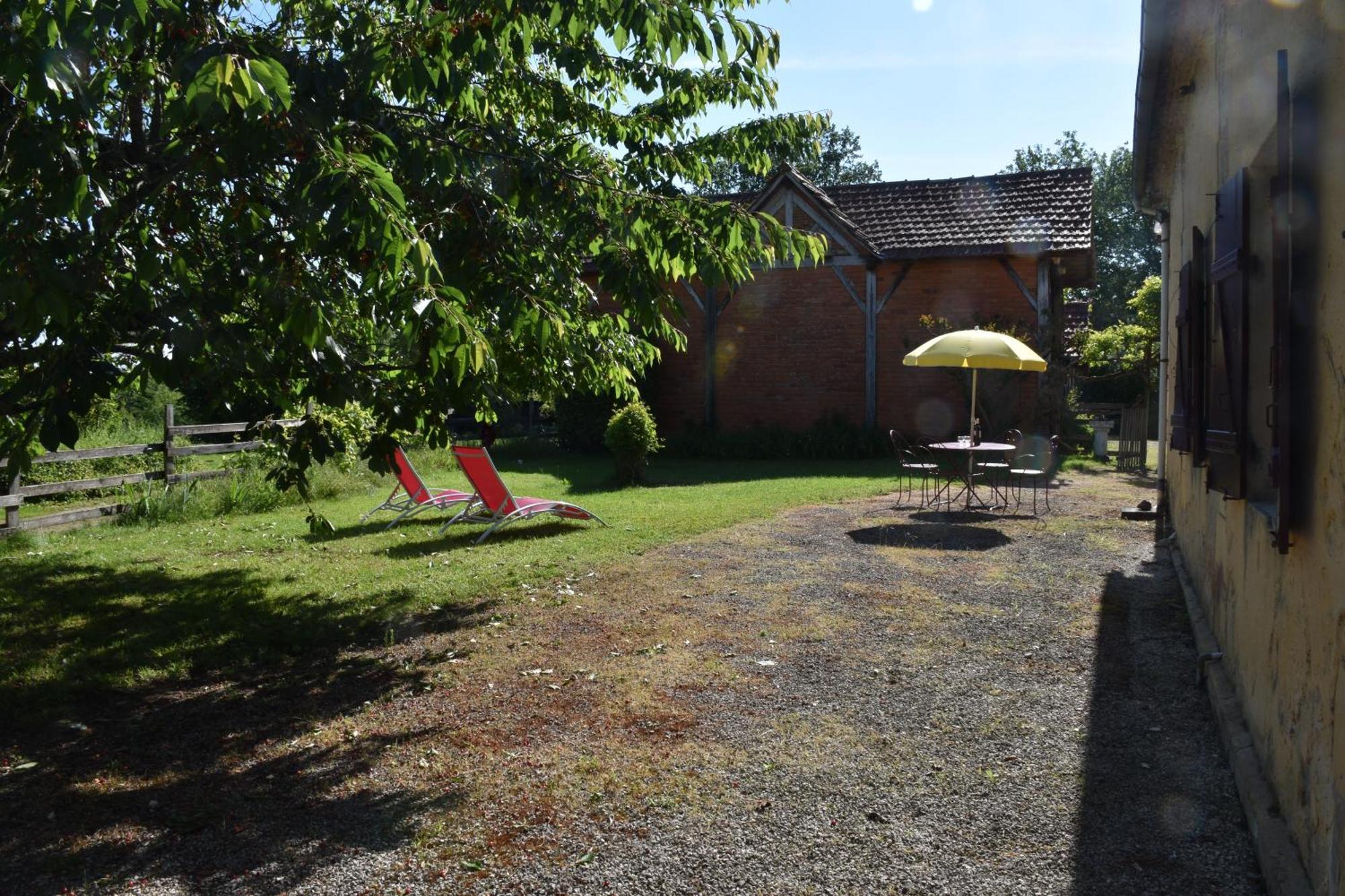 Apartment Du Vert & Du Bon Air - Linge Maison Inclus - Parking Prive Gratuit - Centre Ville Bergerac 10Mn - Domaine Bellevue Cottage En Perigord *